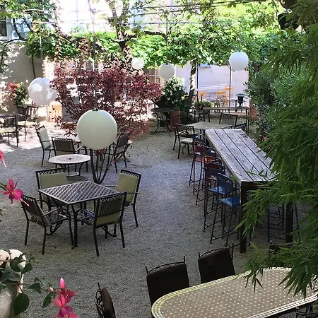Hotel La Margelle Pernes-les-Fontaines